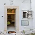 White House Flats & * Ostuni