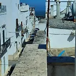 White House Flats & Nyaraló