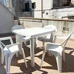 Nyaraló White House Flats & *