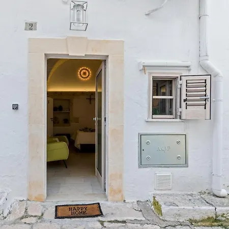 White House Flats & * Ostuni