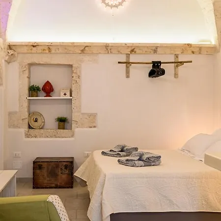 White House Flats & Ostuni