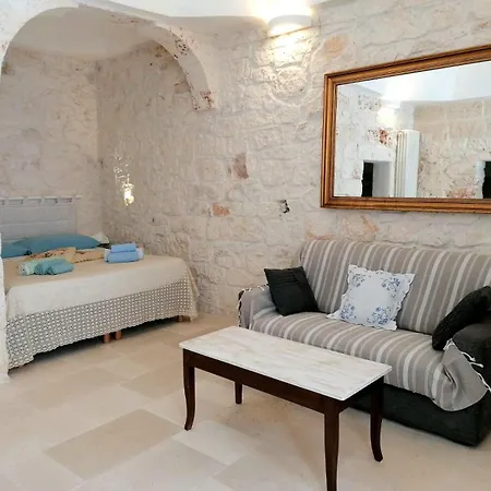 White House Flats & * Ostuni