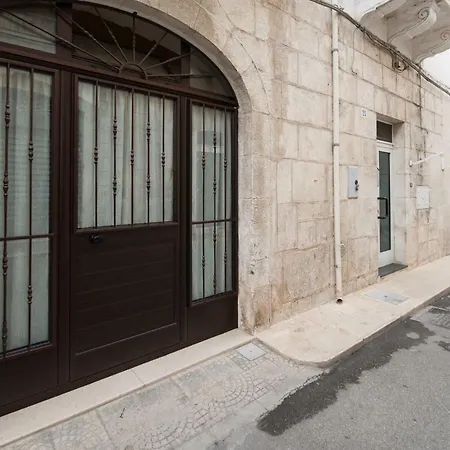 White House Flats & Casa de Férias Ostuni