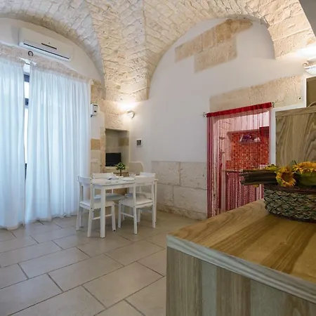 White House Flats & Casa de Férias Ostuni