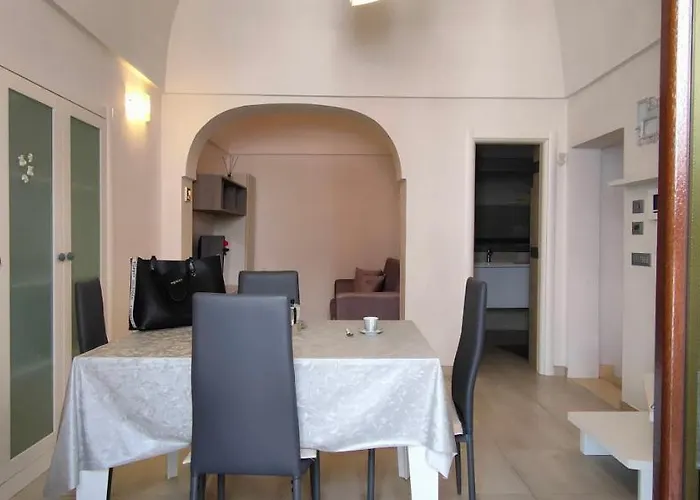 Casa de Férias White House Flats & *