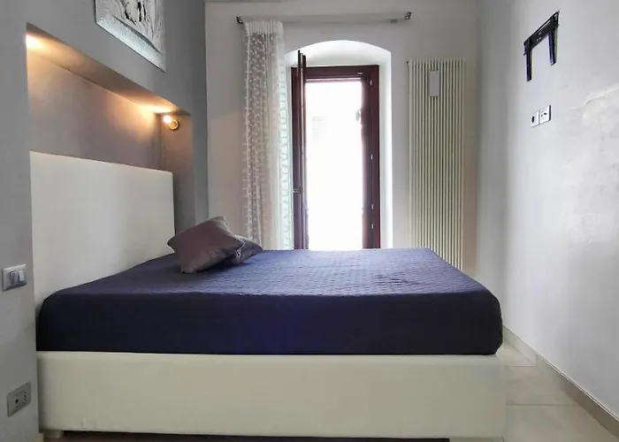 White House Flats & * Ostuni